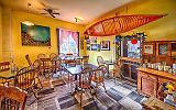 Yellow Canoe Cafe_47550-5